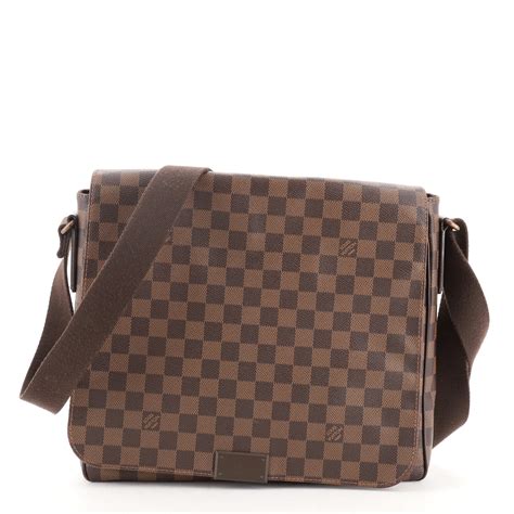 Louis Vuitton district Messenger bag